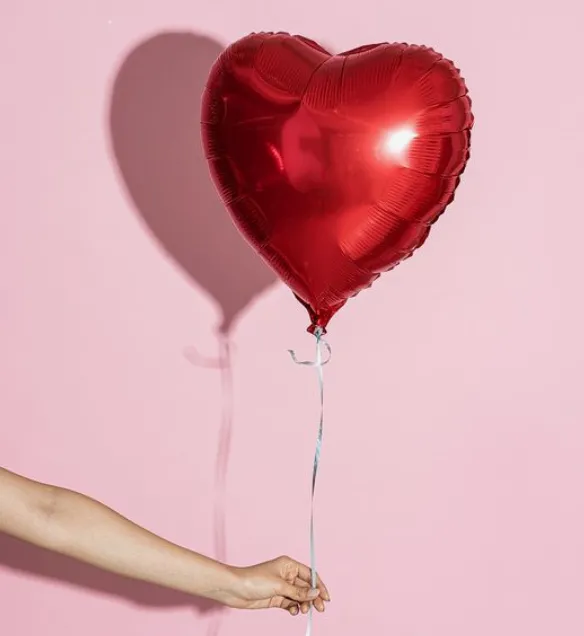 valentine's day dinner table decoration ideas balloons
