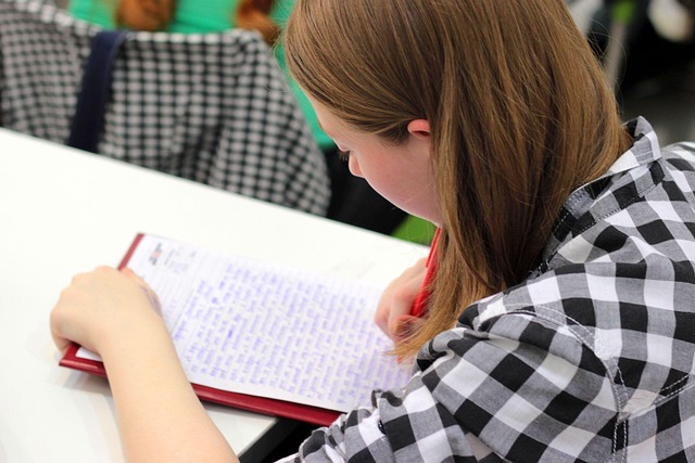 UPDF AI Paragraph Generator for Making Academic Writing Effortless