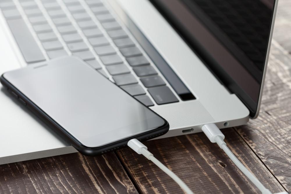 connect iphone with laptop