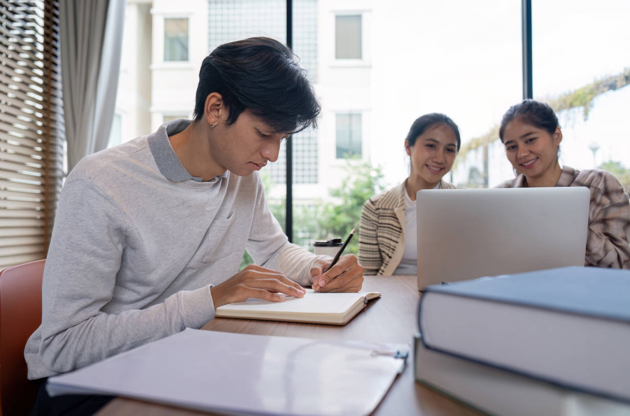 UPDF AI academic writers