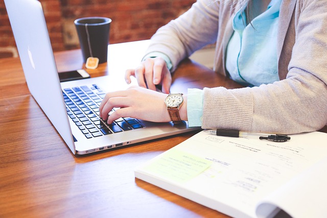 student-typing-keyboard-text