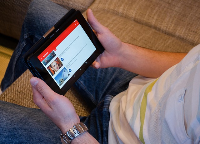 youtube-tablet-news-app-computer