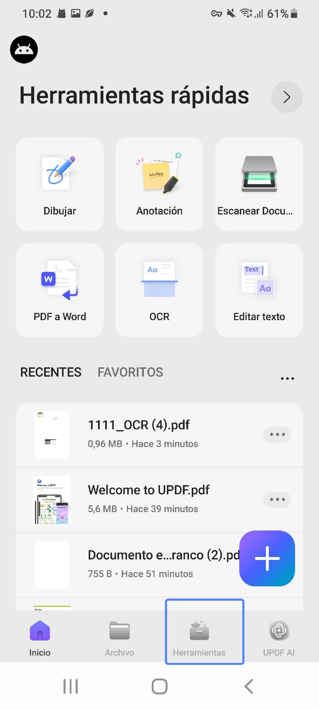 Toque la opción "Herramientas" ubicada en la parte inferior.、